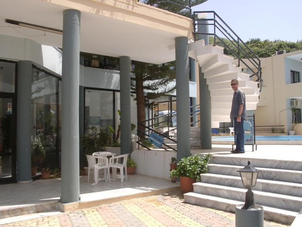 Akasti Hotel Kalamaki  Exterior photo