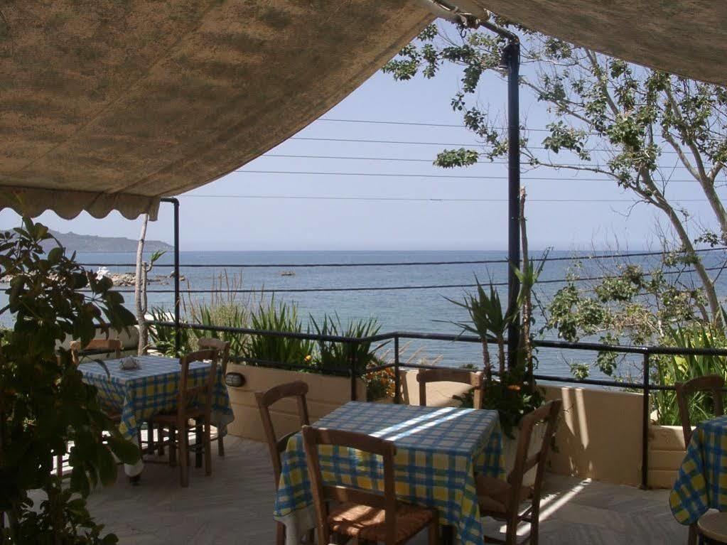 Akasti Hotel Kalamaki  Exterior photo